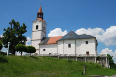 zupnijska-cerkev-sv-mihaela-catez-zaplaz-1